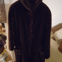 Cappotto ecopelliccia marrone scuro