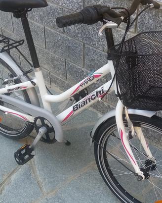 bianchi femmina 20