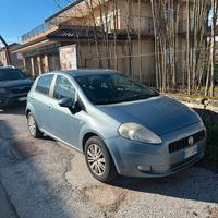 FIAT GRANDE PUNTO CON AUSILIO PER DISABILI