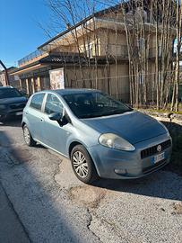 FIAT GRANDE PUNTO CON AUSILIO PER DISABILI