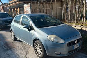 FIAT GRANDE PUNTO CON AUSILIO PER DISABILI