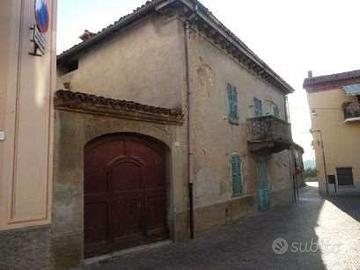 Casa nel centro storico con cortile privato