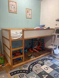 Letto reversibile Kura Ikea e materasso Asvang