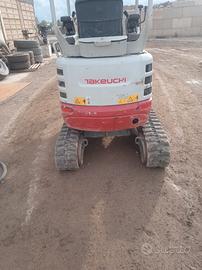 Mini escavatore Takeuchi TB 215 R , del 2015