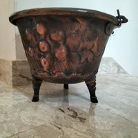 Paiolo in rame cesellato