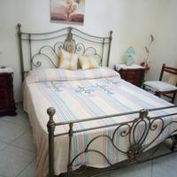 stanza letto matrimoniale classica 