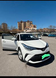Toyota CH-R  1.8 Hybrid