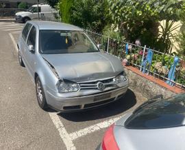 VW Golf 4 1.6 benz incidentata disp.dal 18 agosto