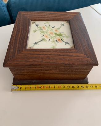 Scatola contenitore  in legno artigianale
