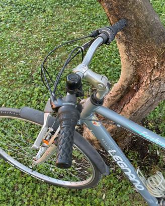 Bici  da città marca Legnano.