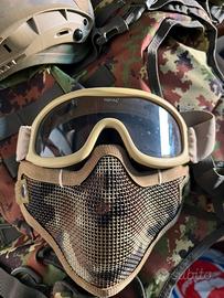 Gilet, caschetto e maschera mimetici da softair