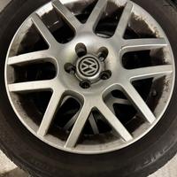 Cerchi Golf 4 r16 gommati in buono stato