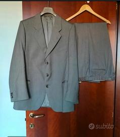 completo uomo elegante 