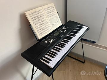 Tastiera pianoforte digitale Yamaha EZ-220