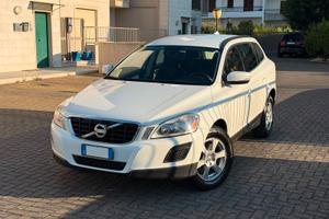 Volvo XC 60 XC60 D3 AWD Geartronic Momentum