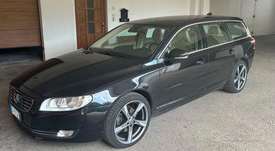 Volvo V70 D4  euro 6 - 2014