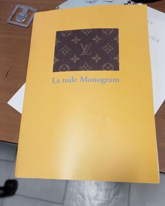 Brochure Louis Vuitton. La toile monogram
