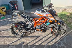 KTM Duke 125