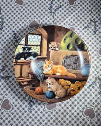 Piatto decorativo in porcellana con gattini