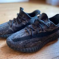 Adidaa Yeezy 350 v2