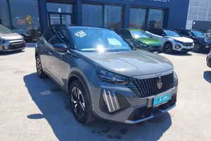 Peugeot 2008 motore elettrico 156CV GT KM0