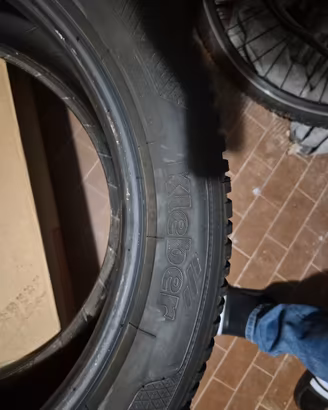 gomme 215/55/R18 invernali usate una stagione 
