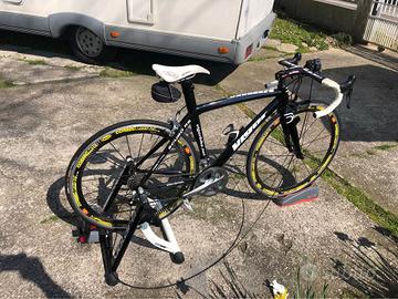 BICICLETTA IN CARBONIO