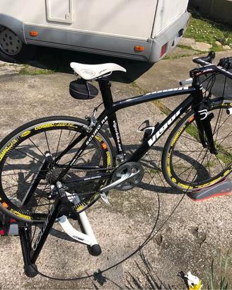 BICICLETTA IN CARBONIO