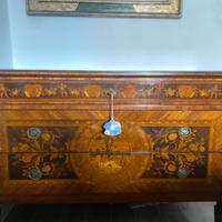 Cassettone in noce e ciliegio