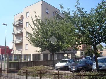 2 LOCALI A BRESCIA
