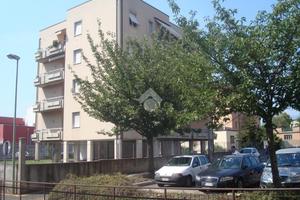 2 LOCALI A BRESCIA