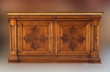 Credenza in legno massiccio