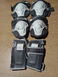 Ginocchiere, paragomiti e polsiere