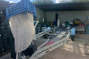 Carrello Thule doppio asse con verricello elettric