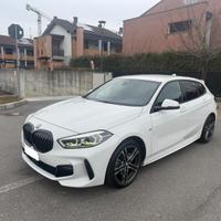 Bmw serie 1 118D m-sport palette al volante