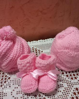 2 cuffie e un paio di scarpine  neonato  lana baby