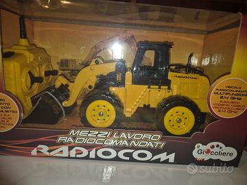 Veicolo giocattolo radiocomandato ruspa