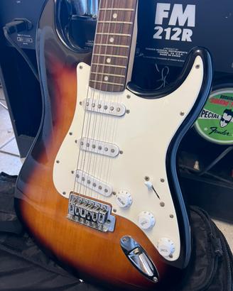 Chitarra elettrica Fender Squier Bullet Strat