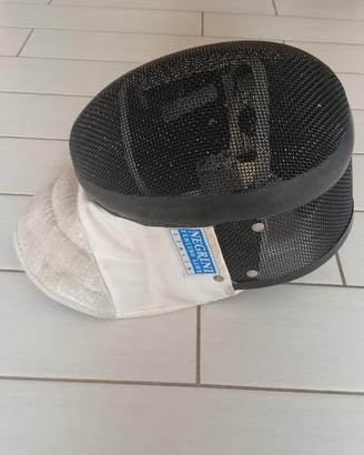 attrezzatura ragazzo scherma