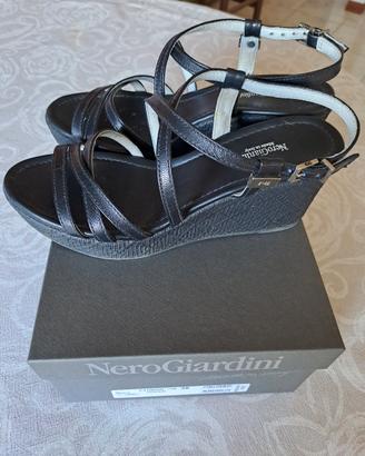 sandali nero guardini