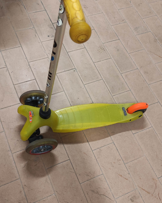 Monopattino micro usato