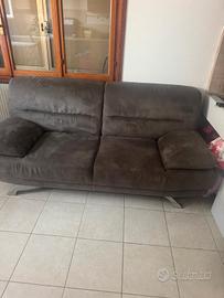 due divani da salotto