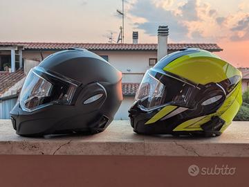 Caschi moto con interfono.