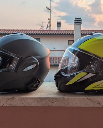 Caschi moto con interfono.