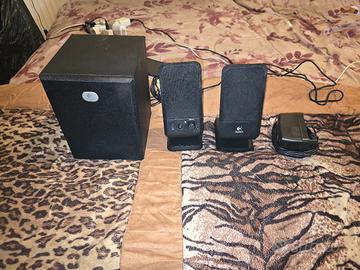 sistema audio per pc logitech ben tenuto. funziona