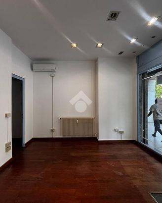 NEGOZIO A CONEGLIANO