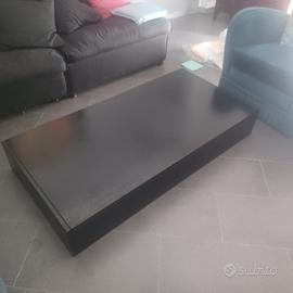 Elegante tavolo da salotto artigianale