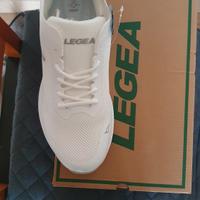 scarpe da running o passeggiate 