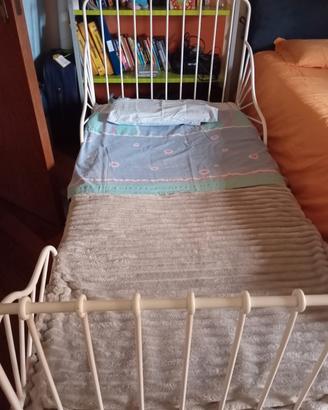 lettino per ragazzi in ferro bianco
