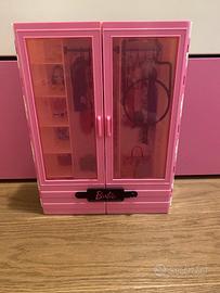 Armadio Barbie con accessori e vestiti inclusi